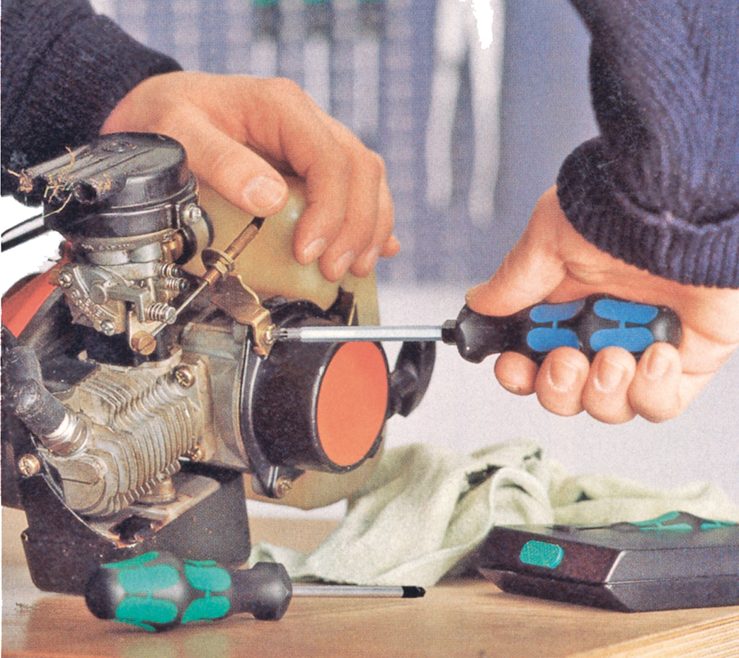 Avarietyofdifferentscrewdriverstyles 10100790