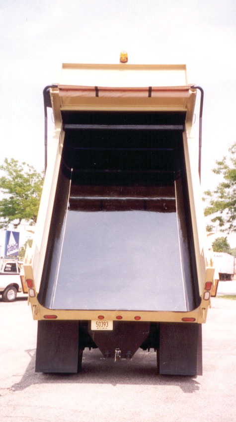 Pouredonprocesssprayonbedliner 10125646