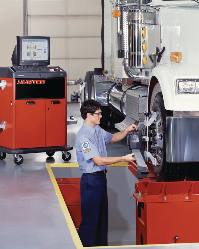 Series 811T HeavyDuty Alignment System Fleet Maintenance