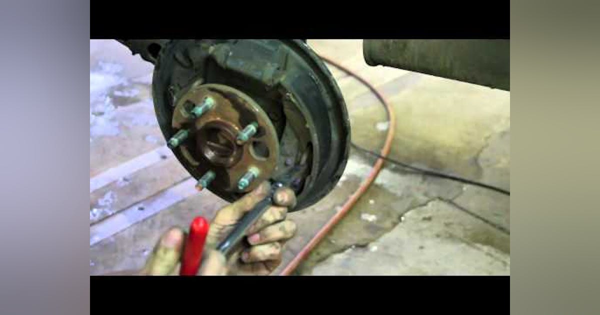 Lisle T-Handle Single Spring Brake Tool | Fleet Maintenance