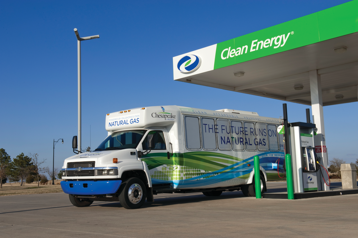 Benefits of fueling vehicles LNG and CNG natural gas. Fleet Maintenance