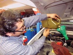 When switching over to full synthetic motor oils with extended drainage intervals, it is important that the motor oil is the right viscosity and that it meets manufacturer specifications. When switching over to full synthetic motor oils with extended drainage intervals, it is important that the motor oil is the right viscosity and that it meets manufacturer specifications.