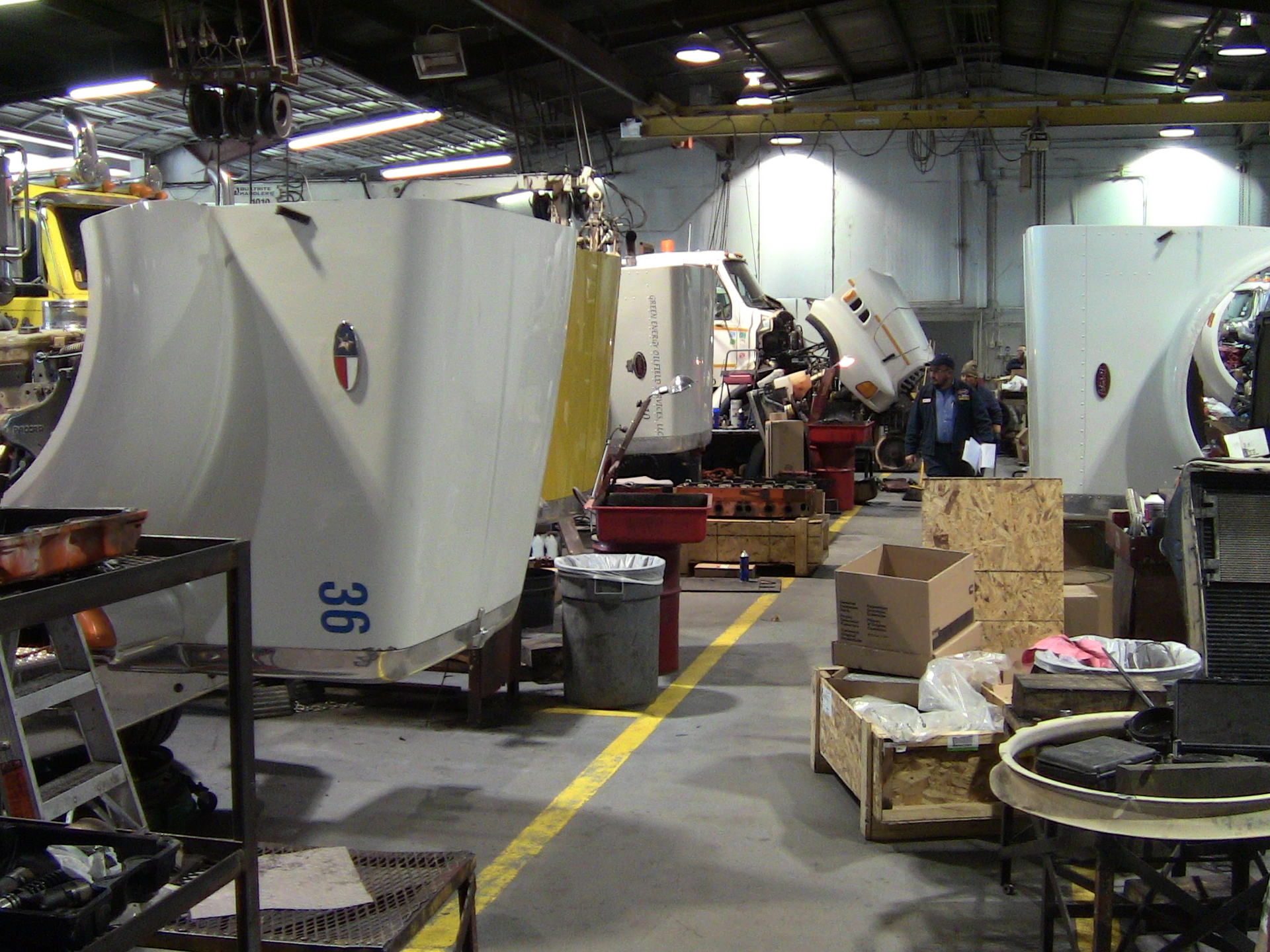 When tools and shop equipment are not properly organized and easy to find, technician and shop productivity is negatively impacted. Photo courtesy of DK Communications