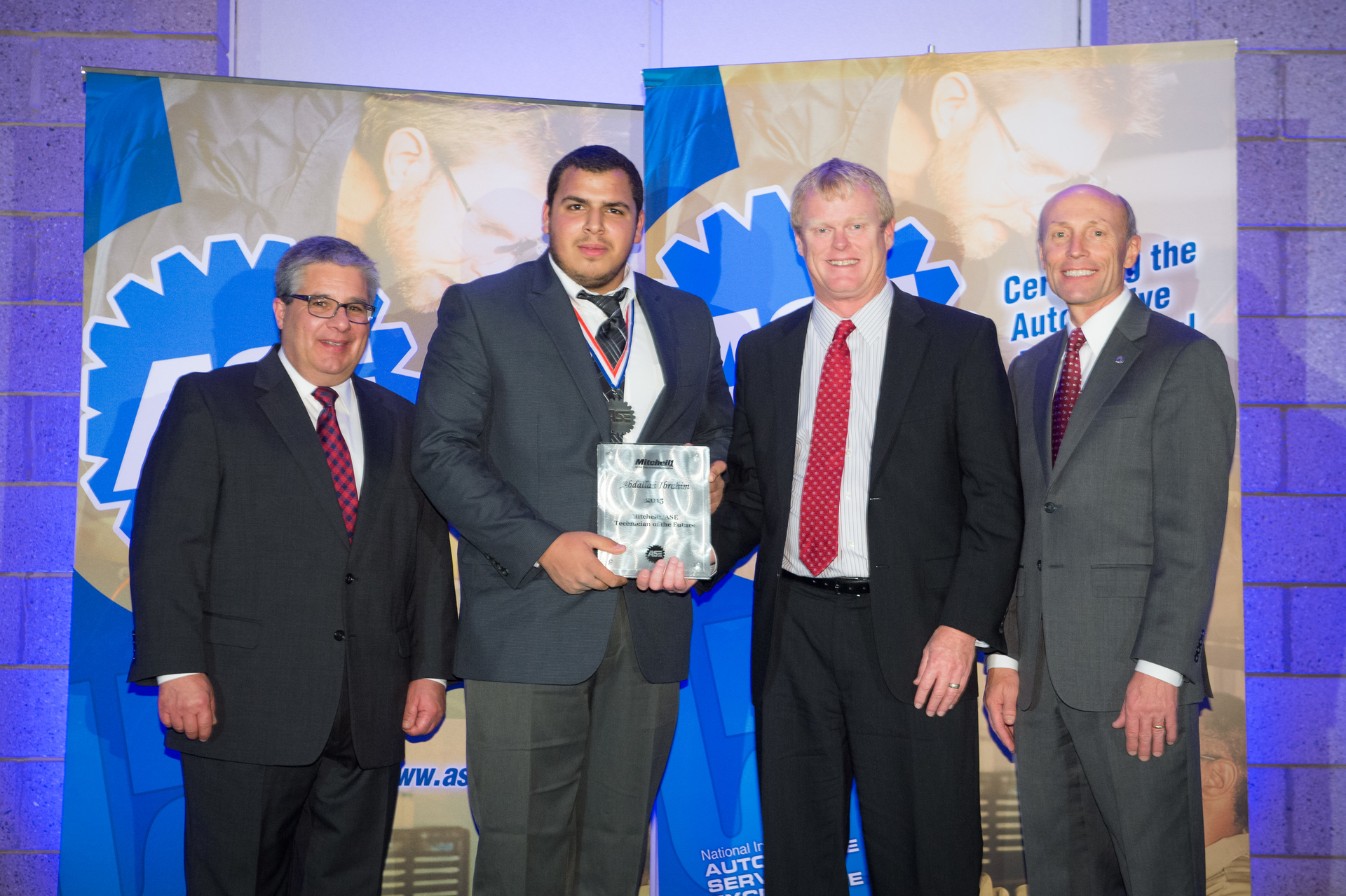 Mitchell1 Tech Of Future Award Presentation 2015 566ef99c076fe