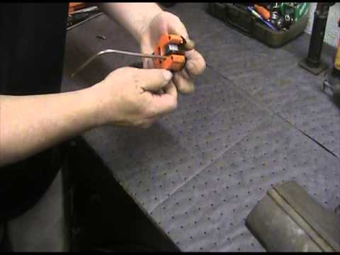 S.U.R.&R. TC60 Automatic/Ratcheting Tubing Cutter Video