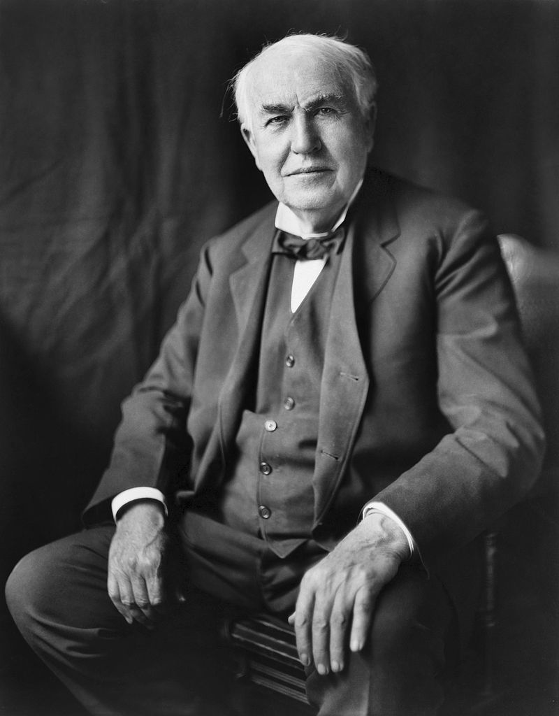 800px Thomas Edison2 56eae7b035644
