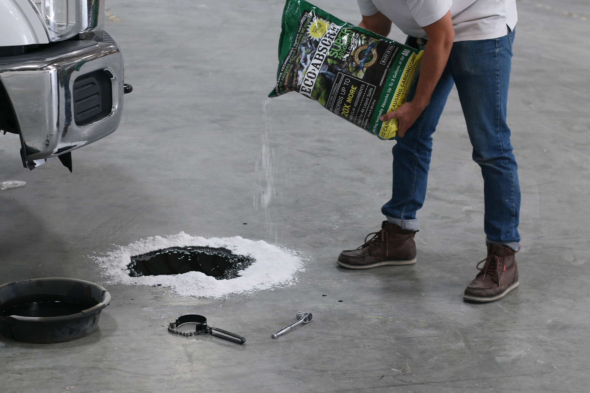Eco-Absorb cleans common spills without clay.