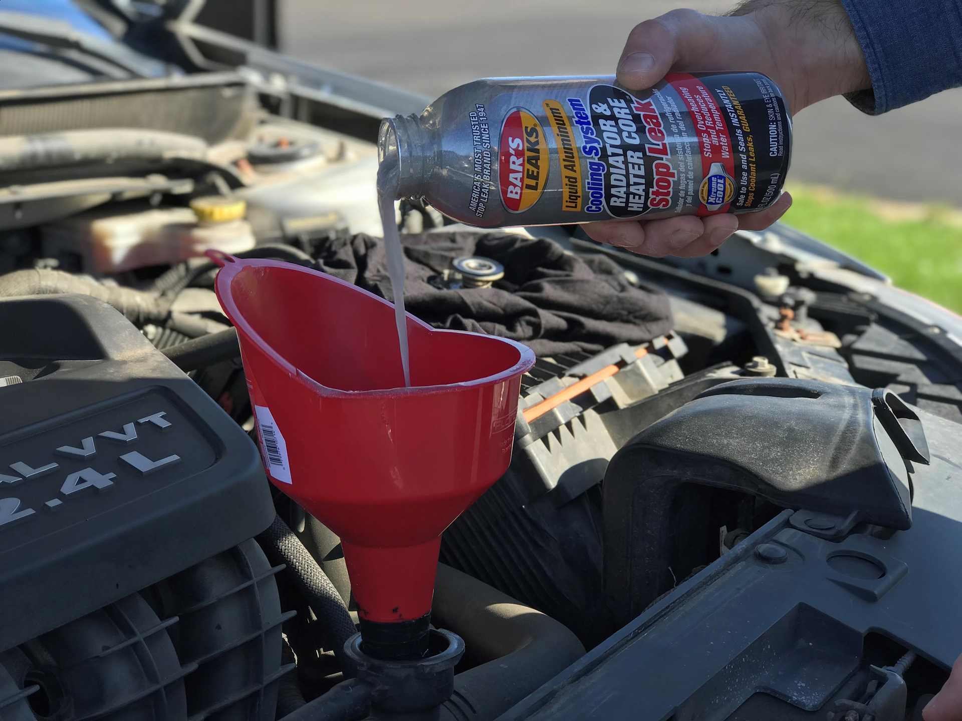 Tech Tip: Four Simple Steps To Fix Cooling System Leaks | Fleet Maintenance