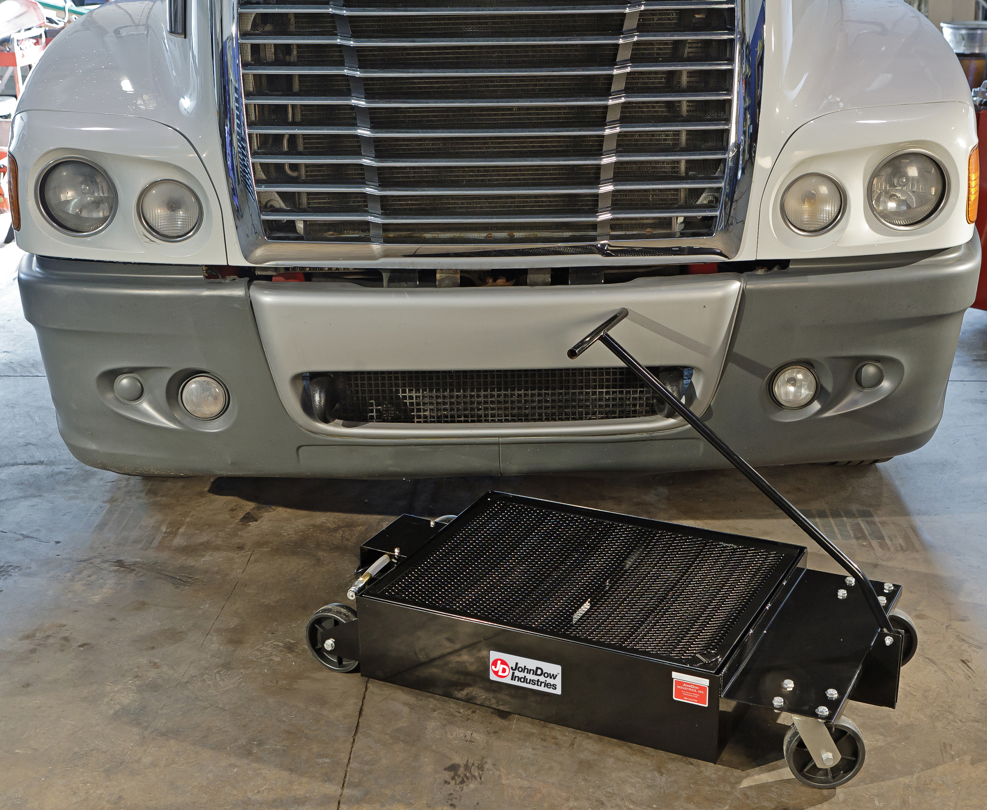 JohnDow's JDI-LP4 is a 17-gal oil drain designed for use with heavy duty trucks, buses, RVs and other low-profile, heavy duty vehicles.