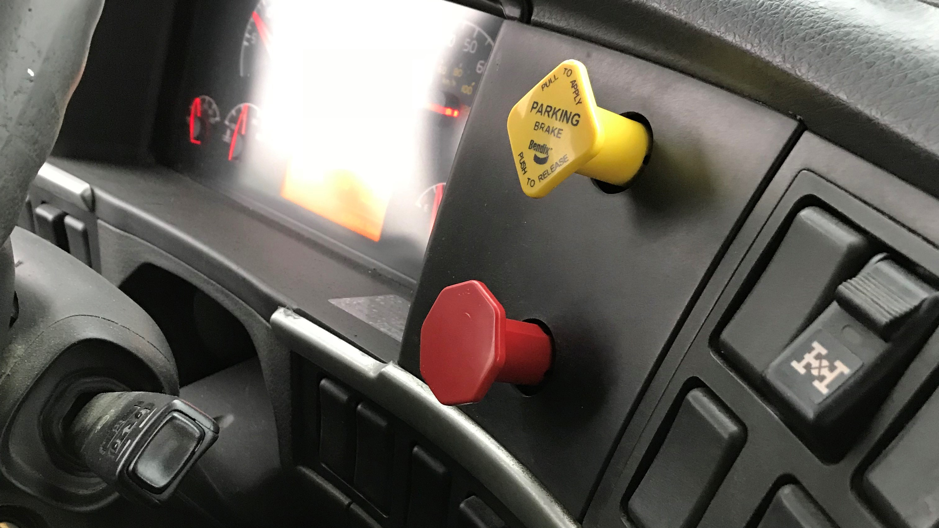 Performing the air brakes LABS test on trucks Fleet Maintenance