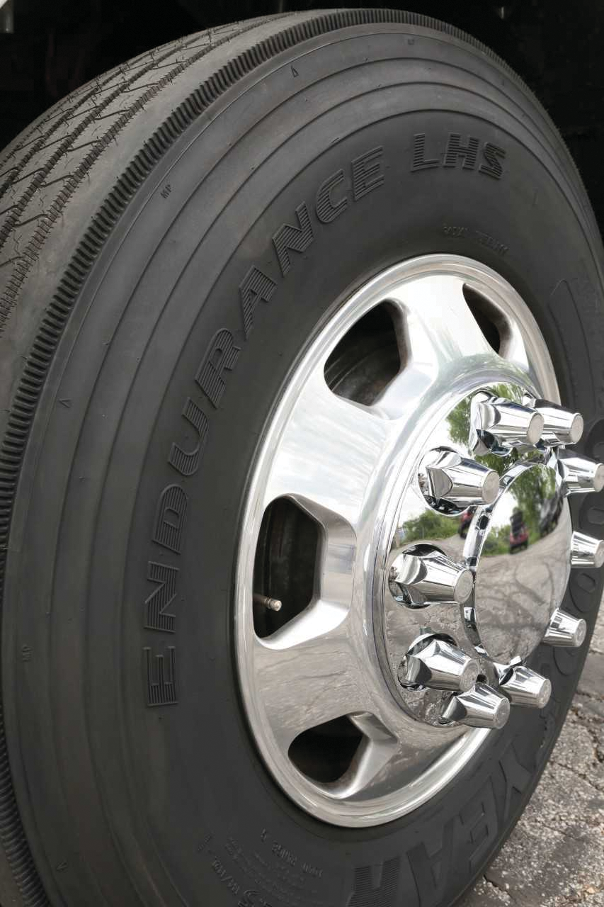 Endurance Lhs Steer Tire