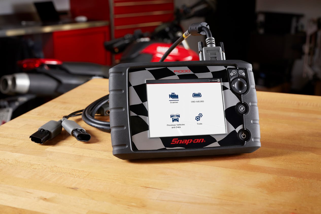 P1000 Diagnostic Scan Tool Fleet Maintenance