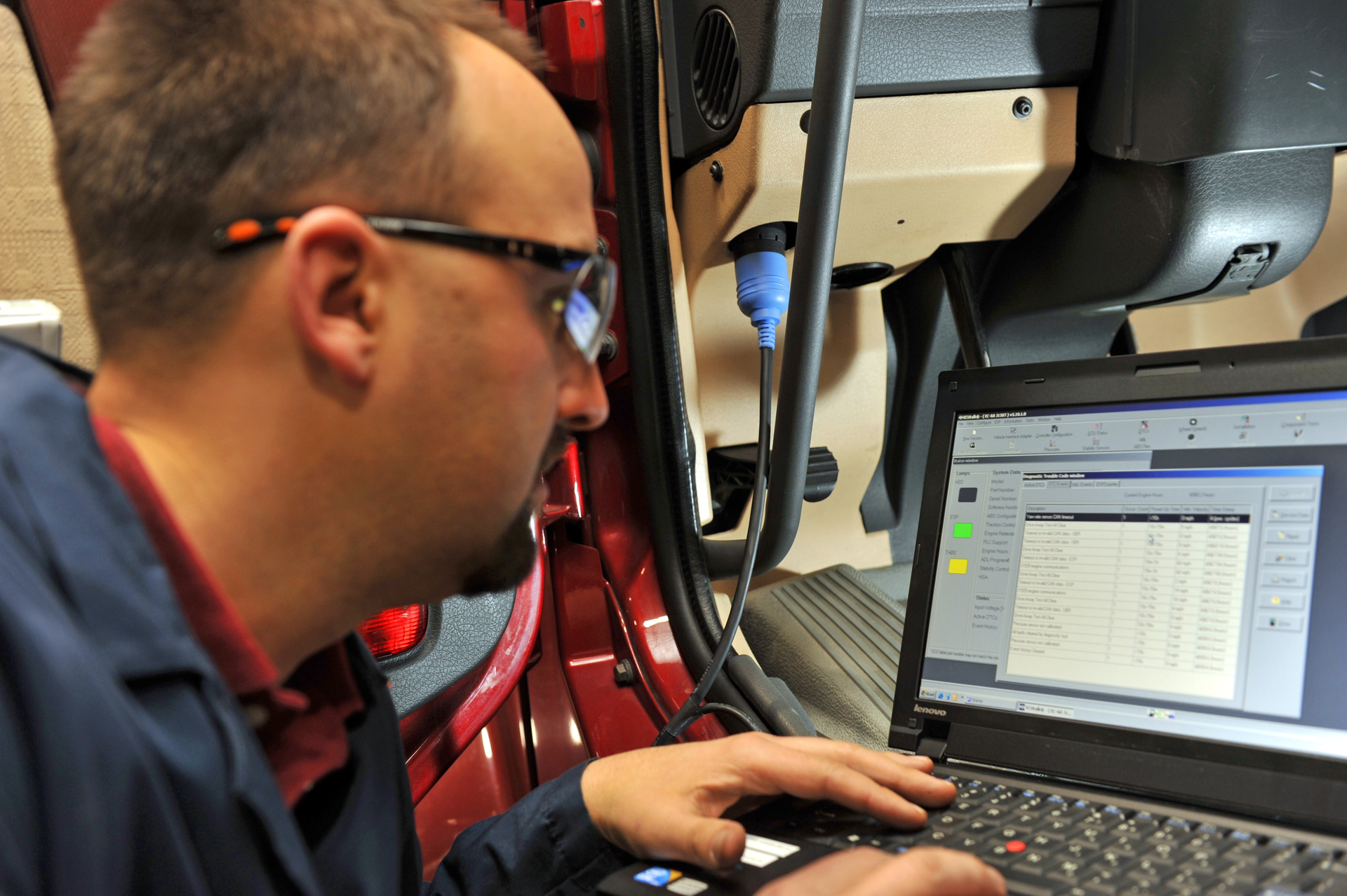 The process for diagnosing brake systems on electric vehicles will require the increased use of diagnostic software to determine system issues.