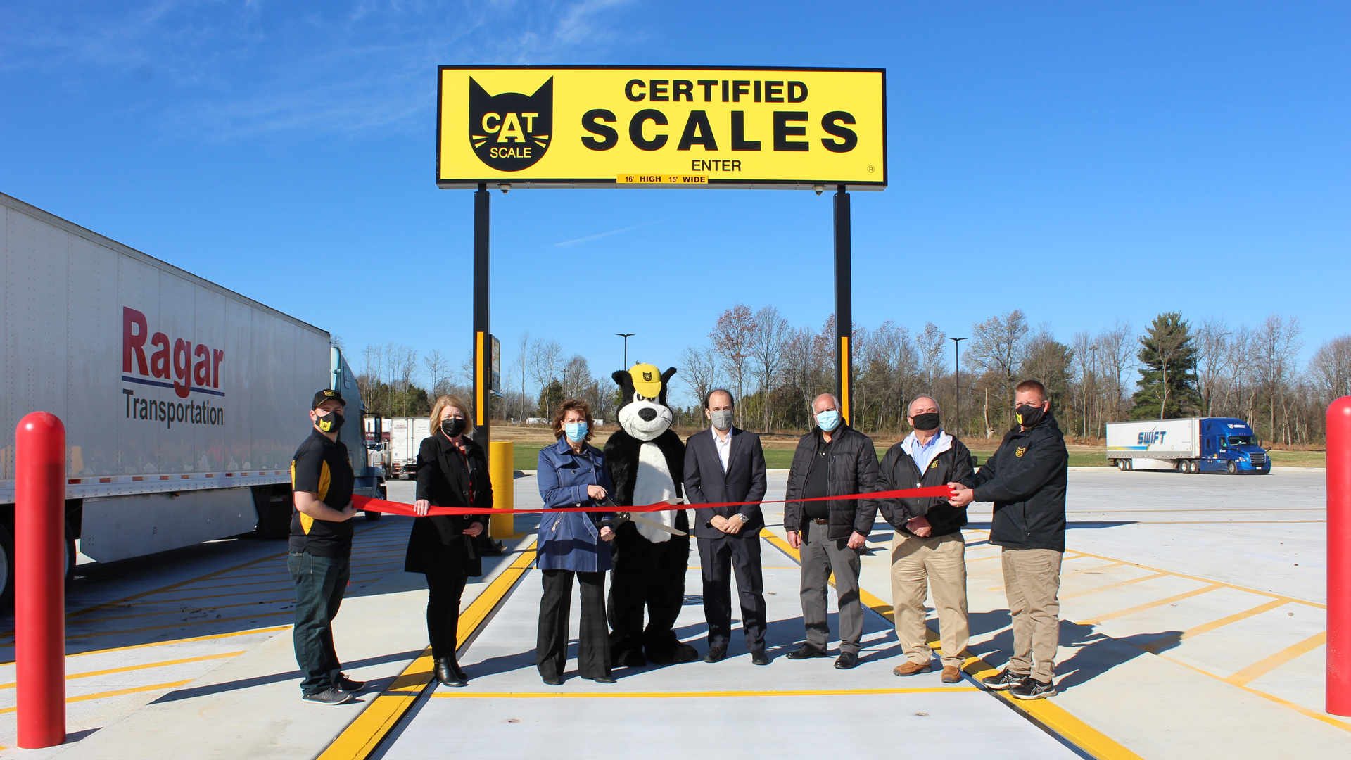 2000th Cat Scale Ribbon Cutting 5fbbeed95a96c