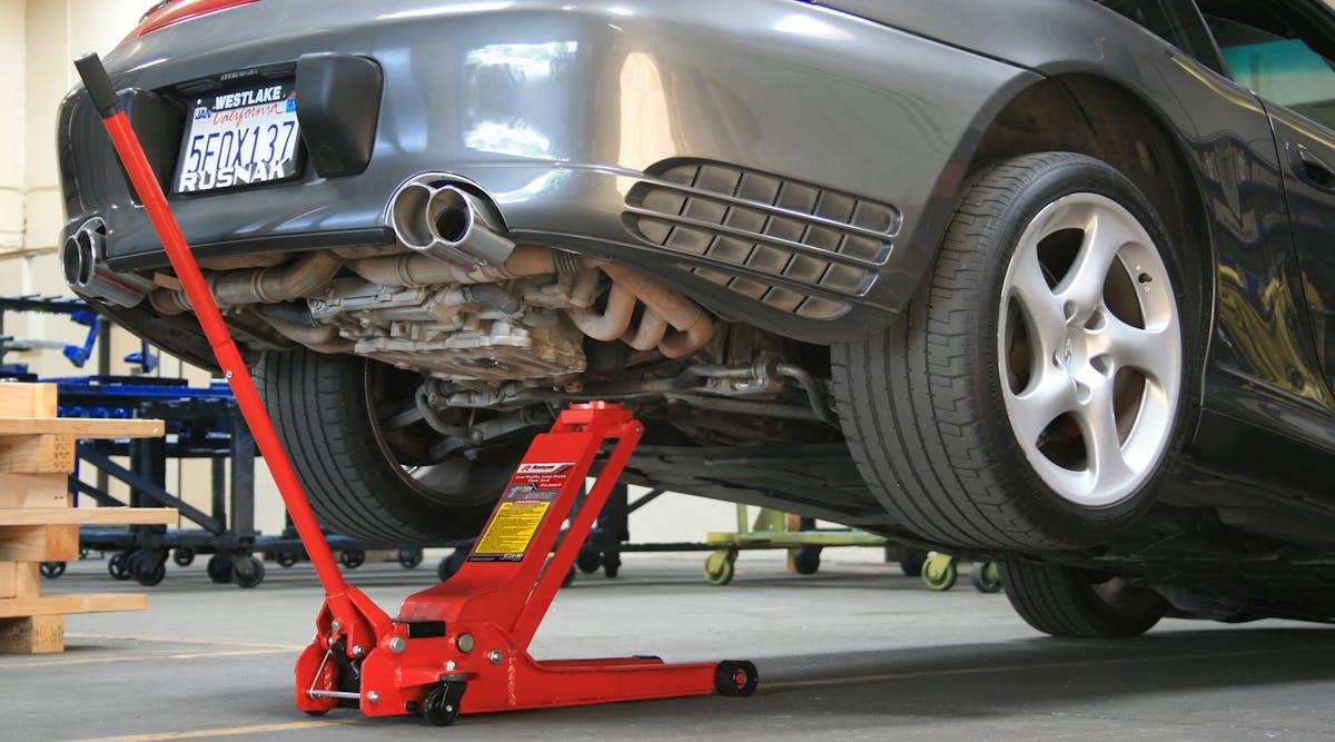 Tech Tip Keep your floor jacks from getting jacked up Fleet