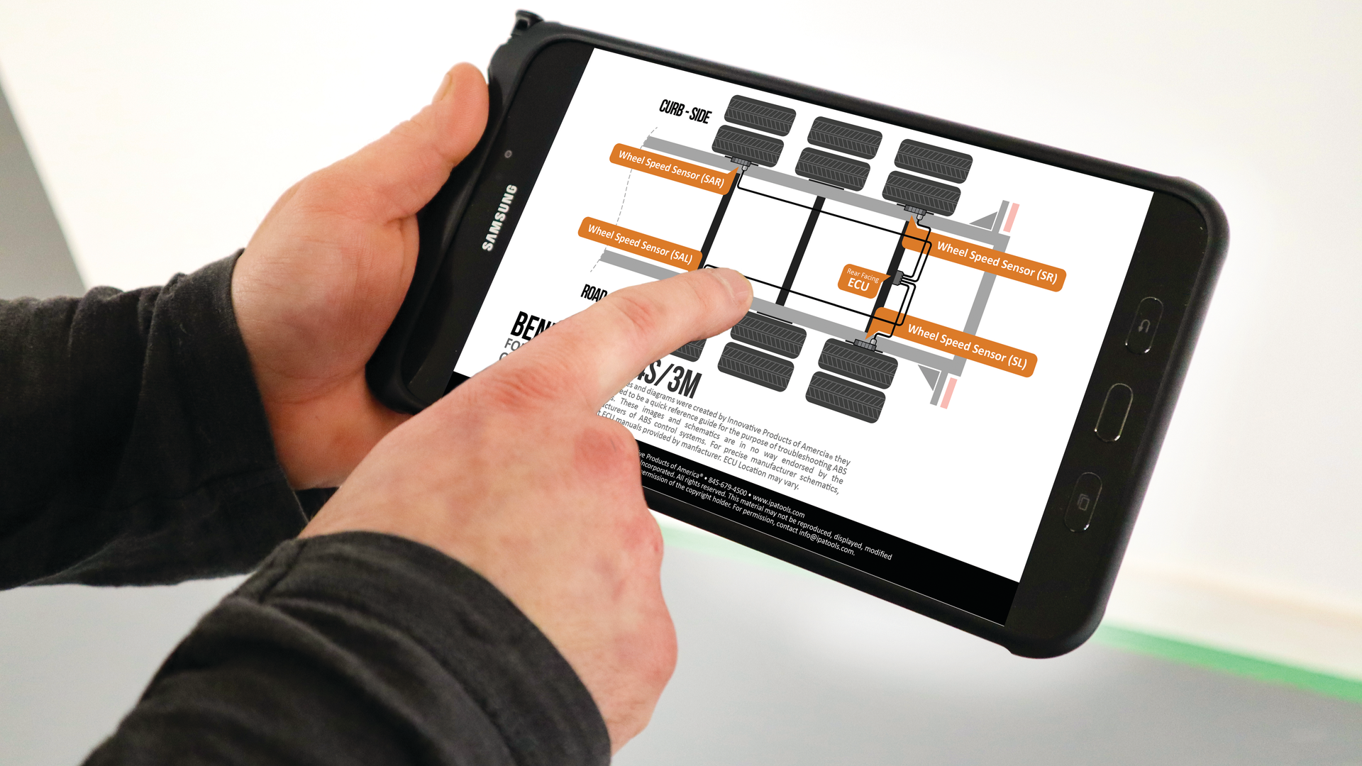 5600 A Rt Action Tablet 01 604635f5986f8