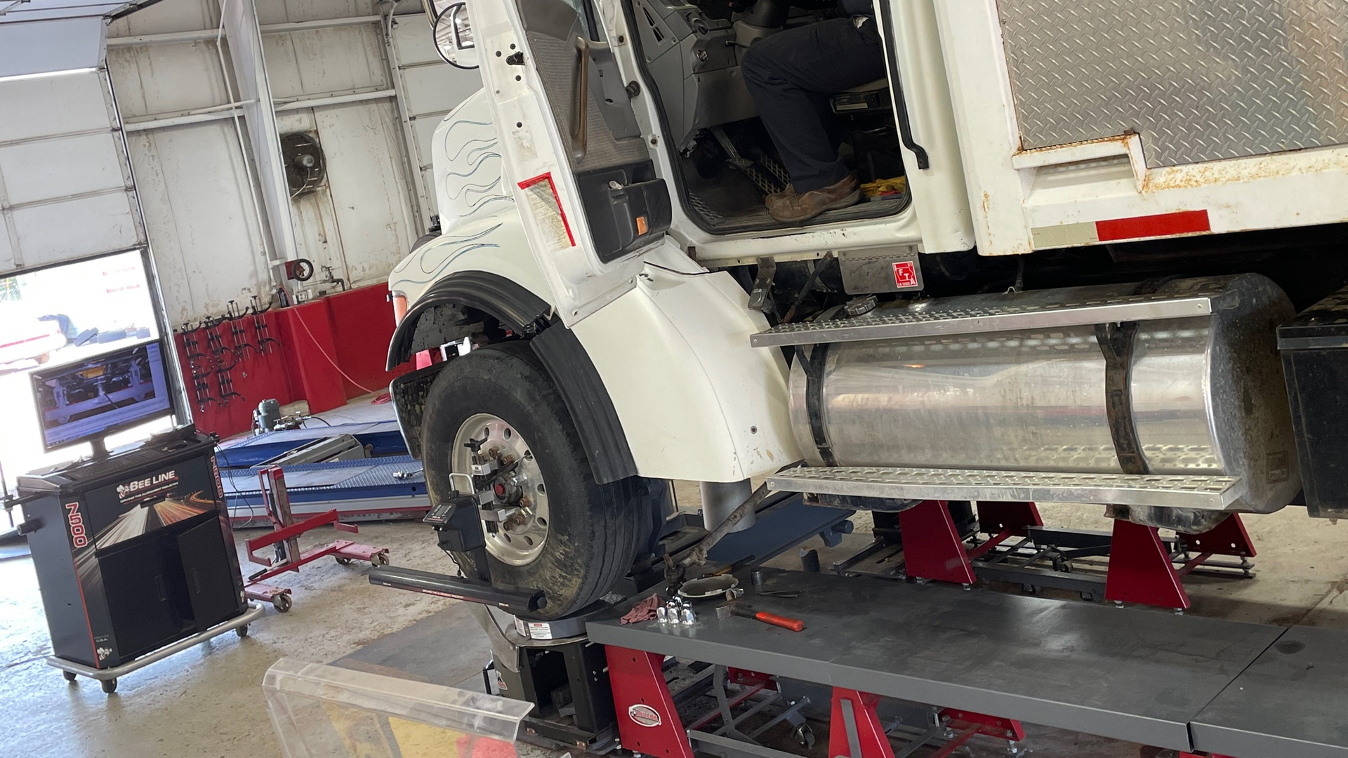 Bee Line 60cb76493e383 60cbbbdeac6e8