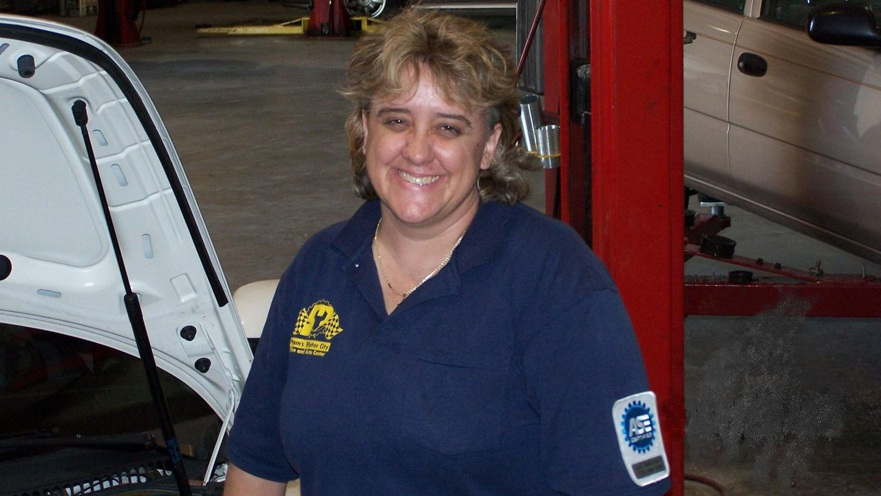 Pam Oakes Headshot 6092ab8c176c7 60b641457774d