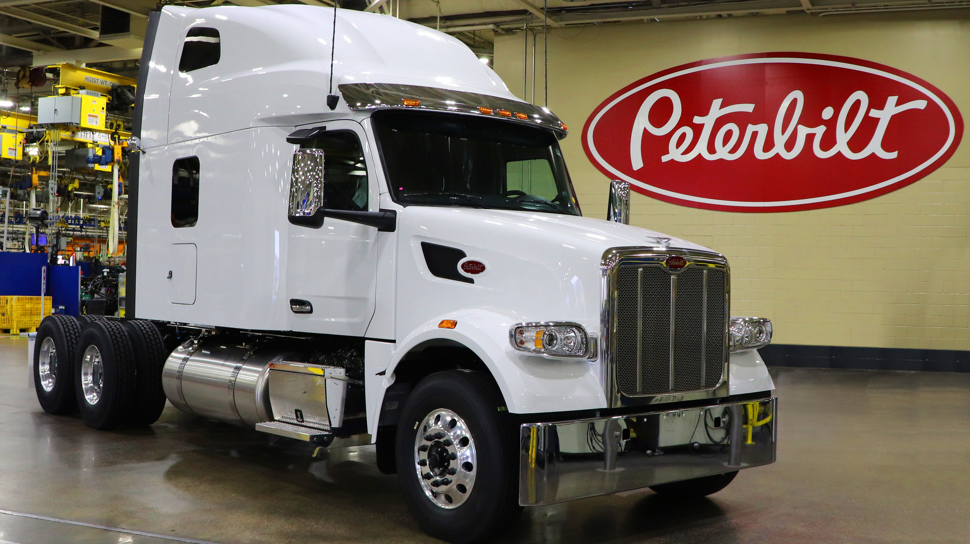 Peterbilt Model 567 Ultra Loft #1