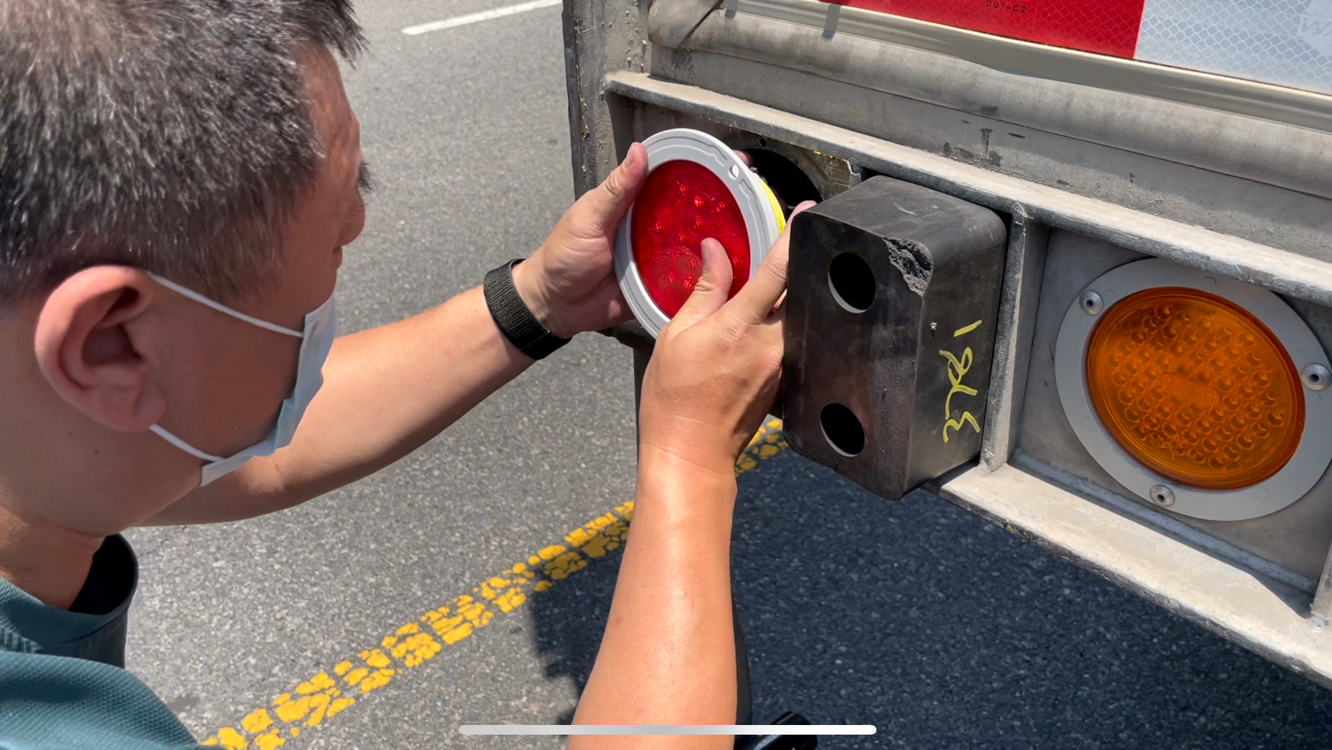 Anytrek Tail Light Mounted Gps Tracker 61097fd0a0676