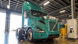 Volvo Vnr Electric Dealership Technician 1 611ac14389636 Volvo Vnr Electric Dealership Technician 1 611ac14389636