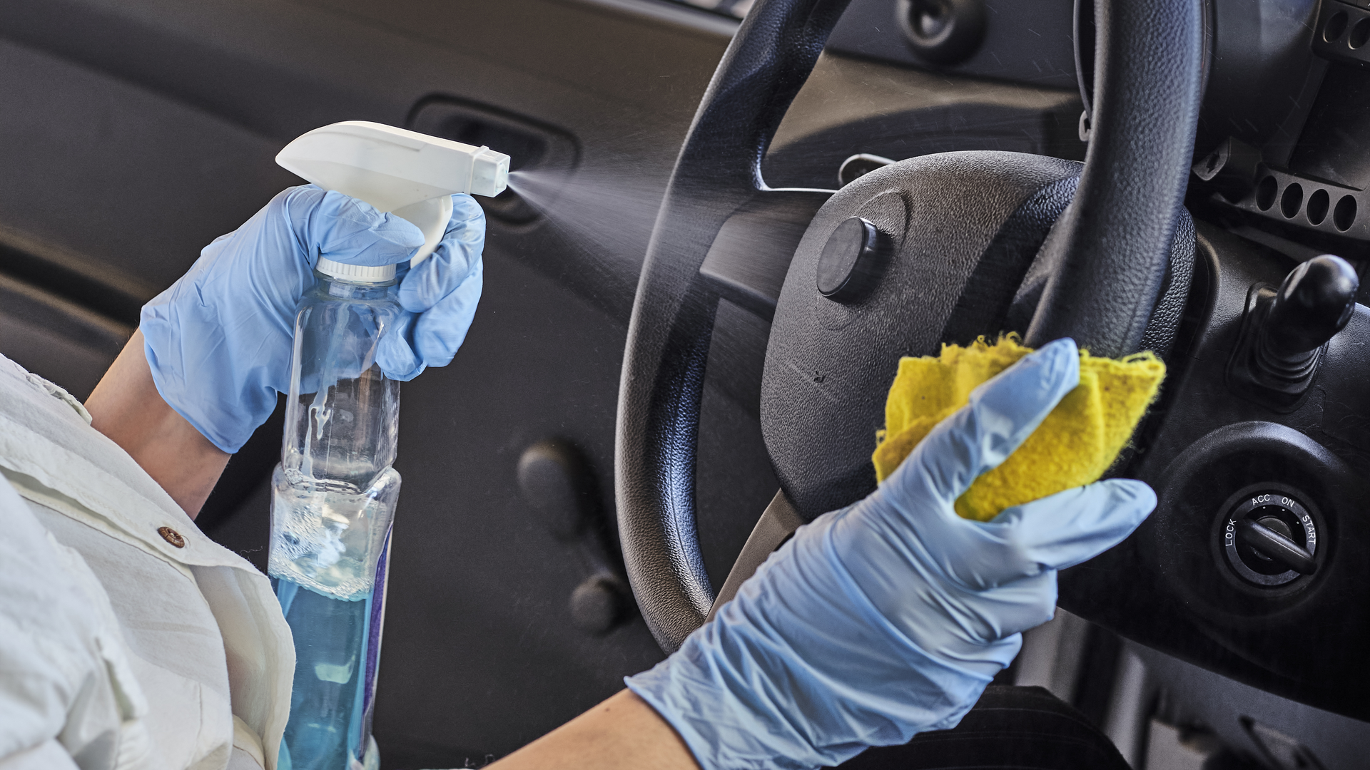 Disinfecting Steering Wheel 178750104 Golib Tolibov Dreamstime 615b032dc9118 615c5dda22efc