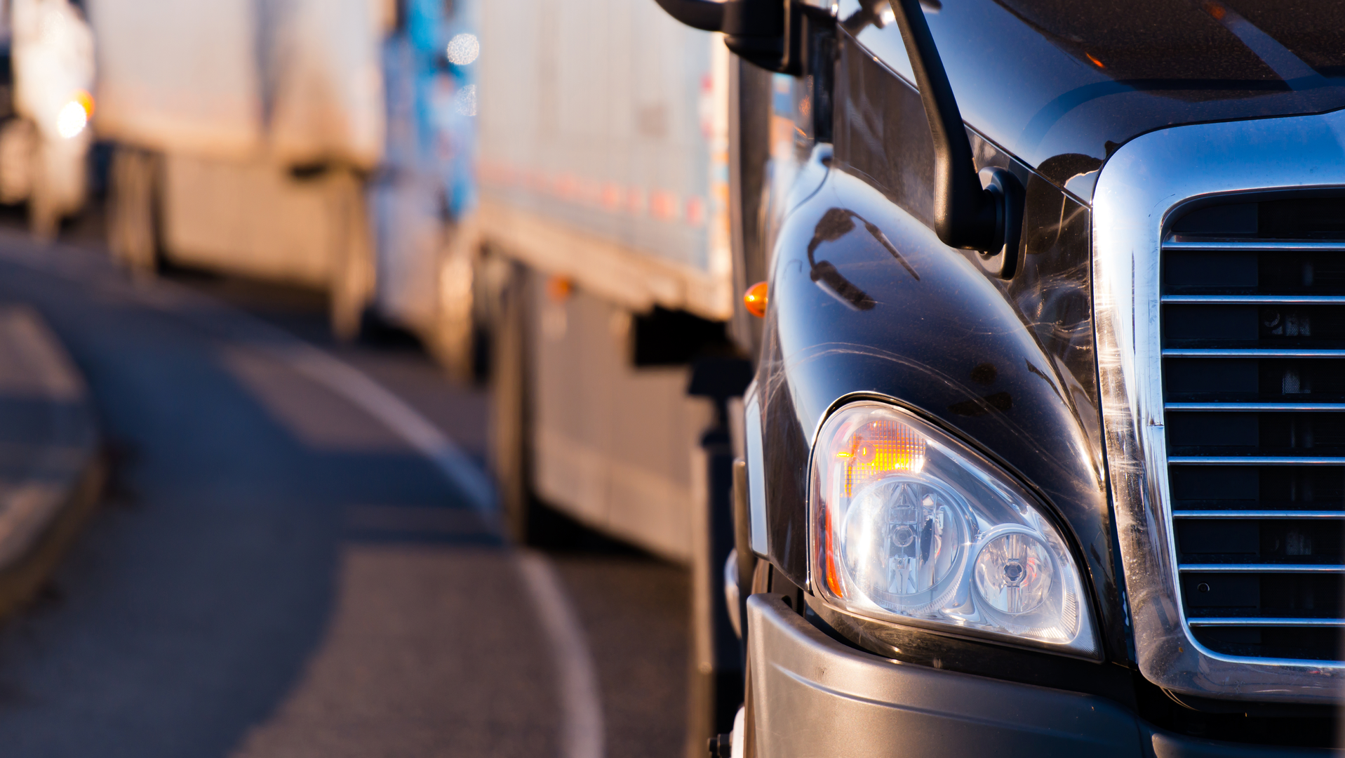 Semi Truck 40306398 Vitpho Dreamstime 619ba22b5d2d6 619d081139a91