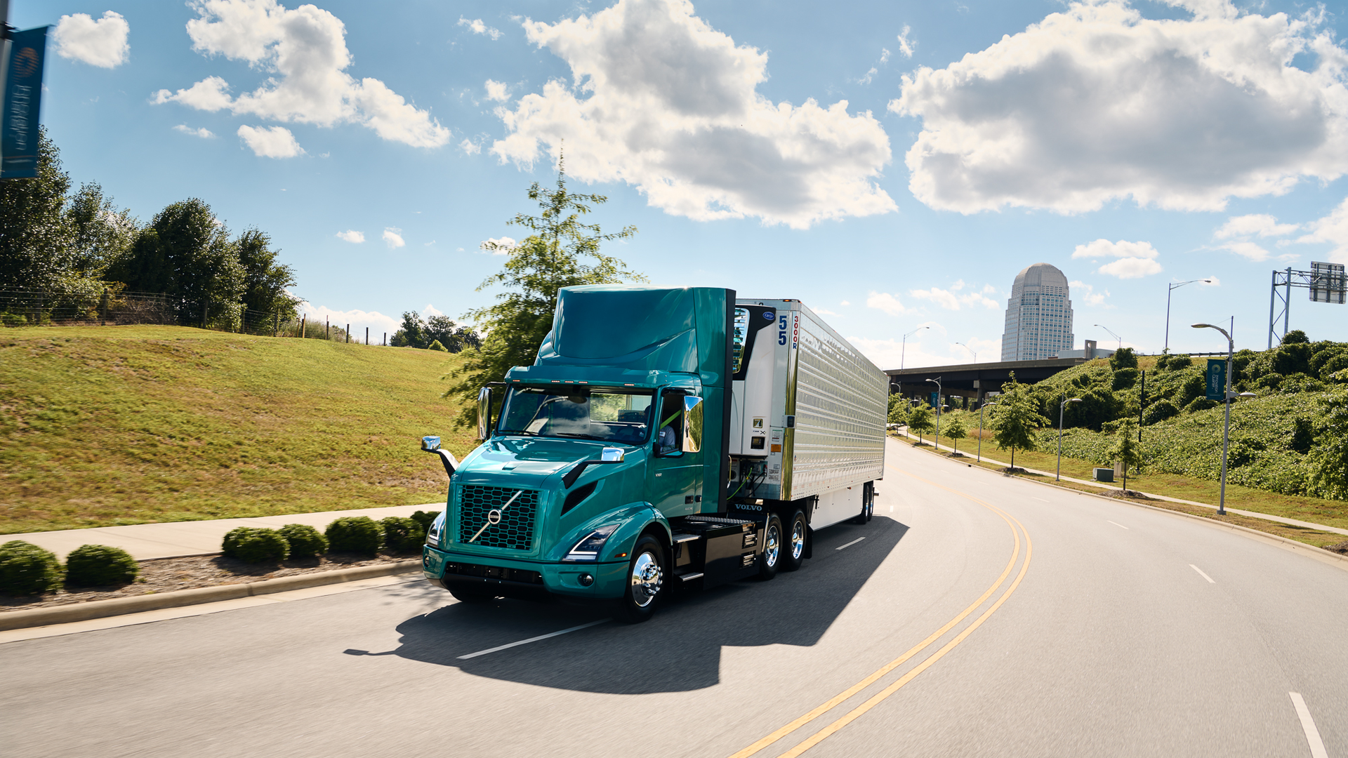 The new Volvo VNR Electric has a range of up to 440 km and faster charging than its predecessor.