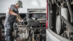 Semi Truck Maintenance Technician 198136871 Welcomia Dreamstime 61d34a6c345f7 61d5b6a5b08eb Semi Truck Maintenance Technician 198136871 Welcomia Dreamstime 61d34a6c345f7 61d5b6a5b08eb