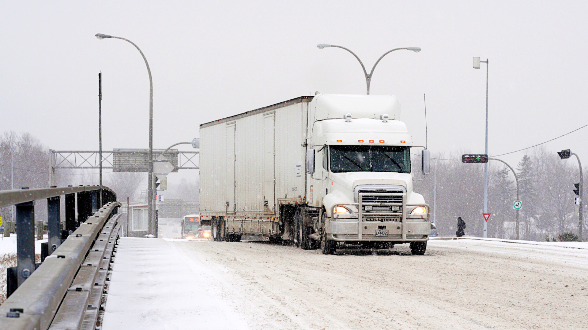 Semi Truck Snow 107255705 Margoe Edwards Dreamstime 61e48ae283978
