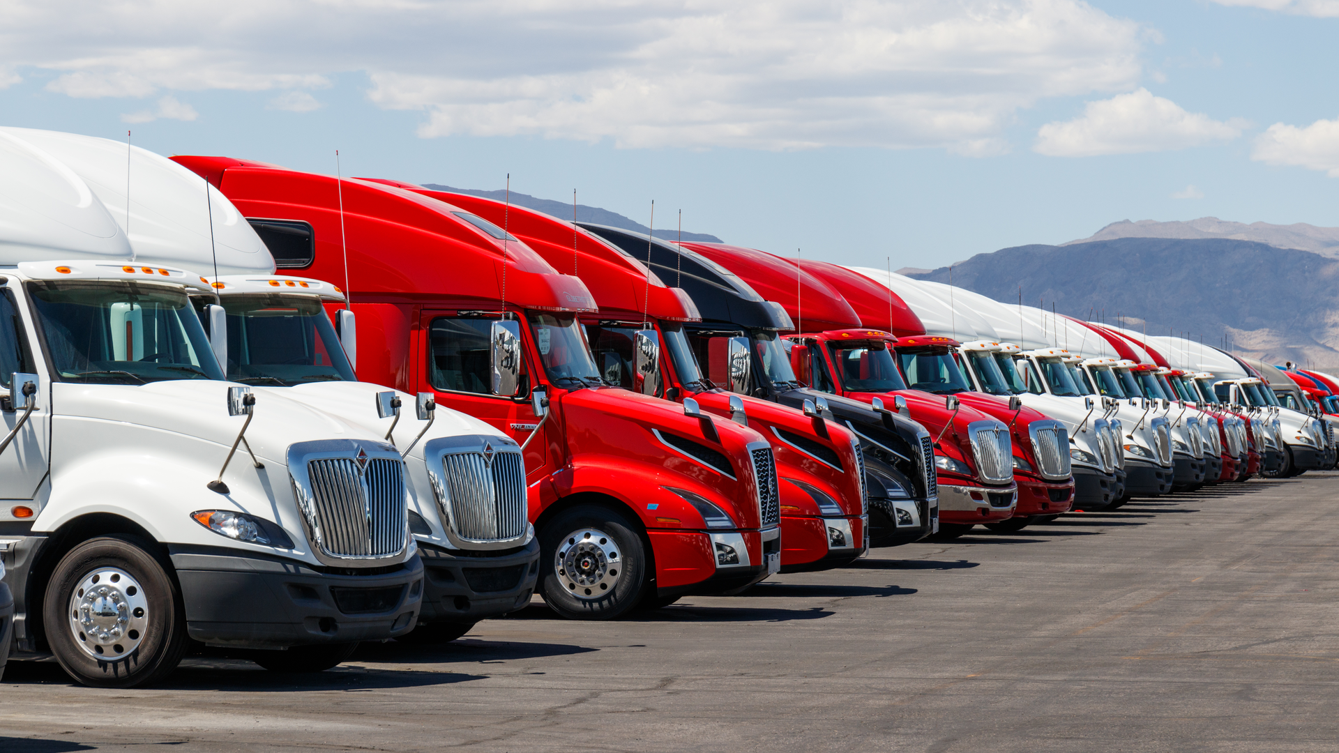Semi Trucks 150009438 Jonathan Weiss Dreamstime 61d8631a594da 61e82cef7d3d7