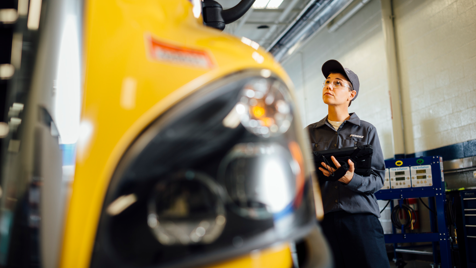 Penske Maintenance Tablet Stock Image 1 60c8a6240f476 628c1735a51b4 628f9c04069c3