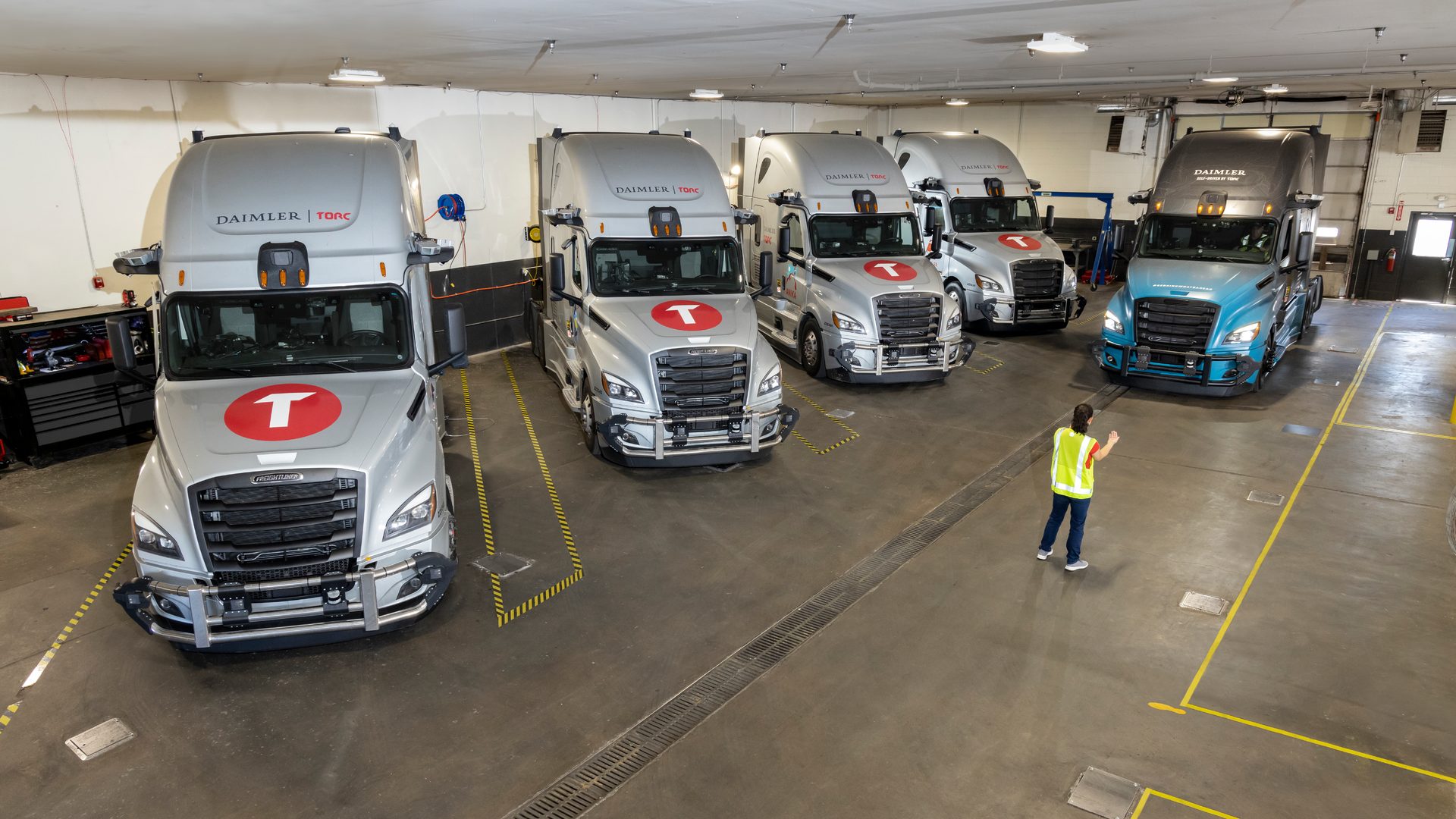 Torc Robotics Freightliner Cascadia Fleet 6274035d01744