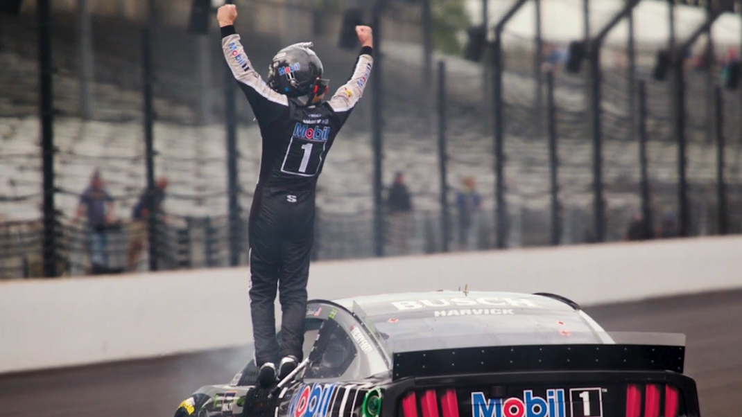 Stewart Hass Racing Mobil Delvac