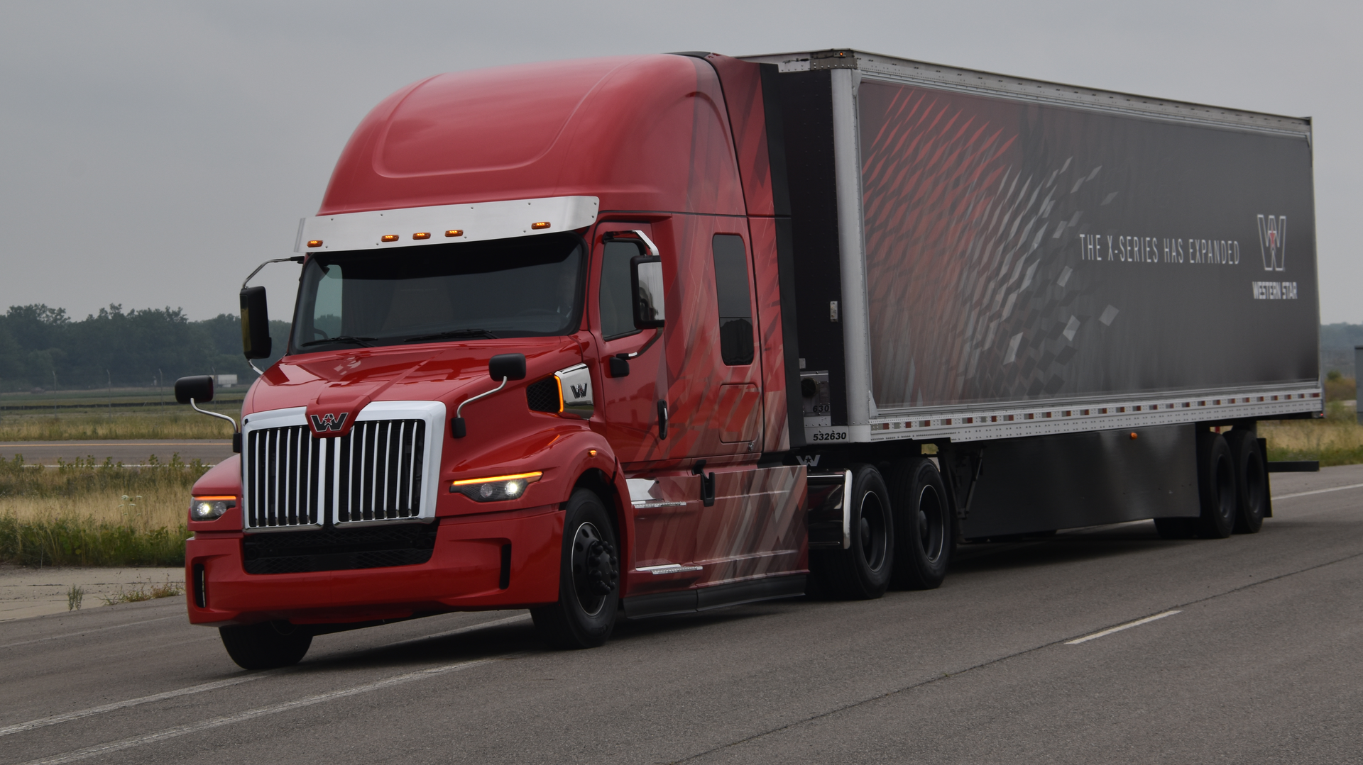 Chassis side fairings with flexible skirts are designed to fill the gaps between cab and chassis.