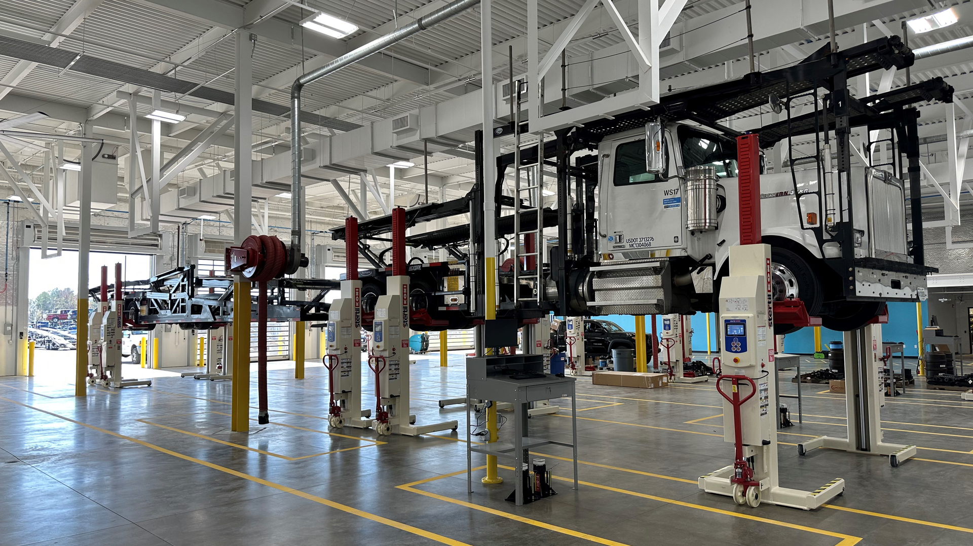 Carvana Truck And Trailer On Mobiles 63c6f2dd0a546