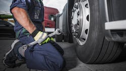 Dreamstime Xxl 199977005 Truck Tire Technician Welcomia 63b2e755a46bc Dreamstime Xxl 199977005 Truck Tire Technician Welcomia 63b2e755a46bc
