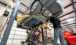 The EV4000SL has a 4,000 lb capacity and the capability to evaluate to more than 6’ in less than 20 seconds. The EV4000SL has a 4,000 lb capacity and the capability to evaluate to more than 6’ in less than 20 seconds.