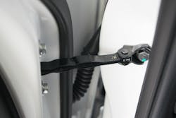 Avoid additional stress on hinges through the smooth opening and closing of all doors. Avoid additional stress on hinges through the smooth opening and closing of all doors.