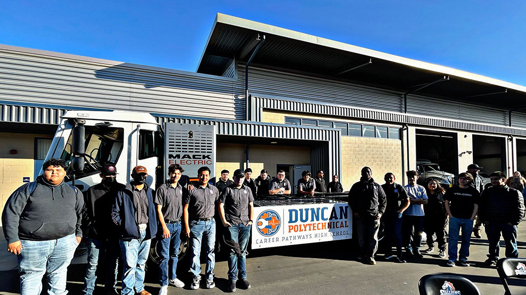 Mack Lr Electric With Duncan Polytechnical Students 230501 646bc330331b9 646fdd8649db3
