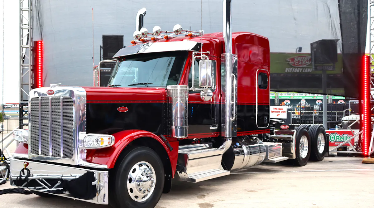 Peterbilt Model 589 first look | Fleet Maintenance