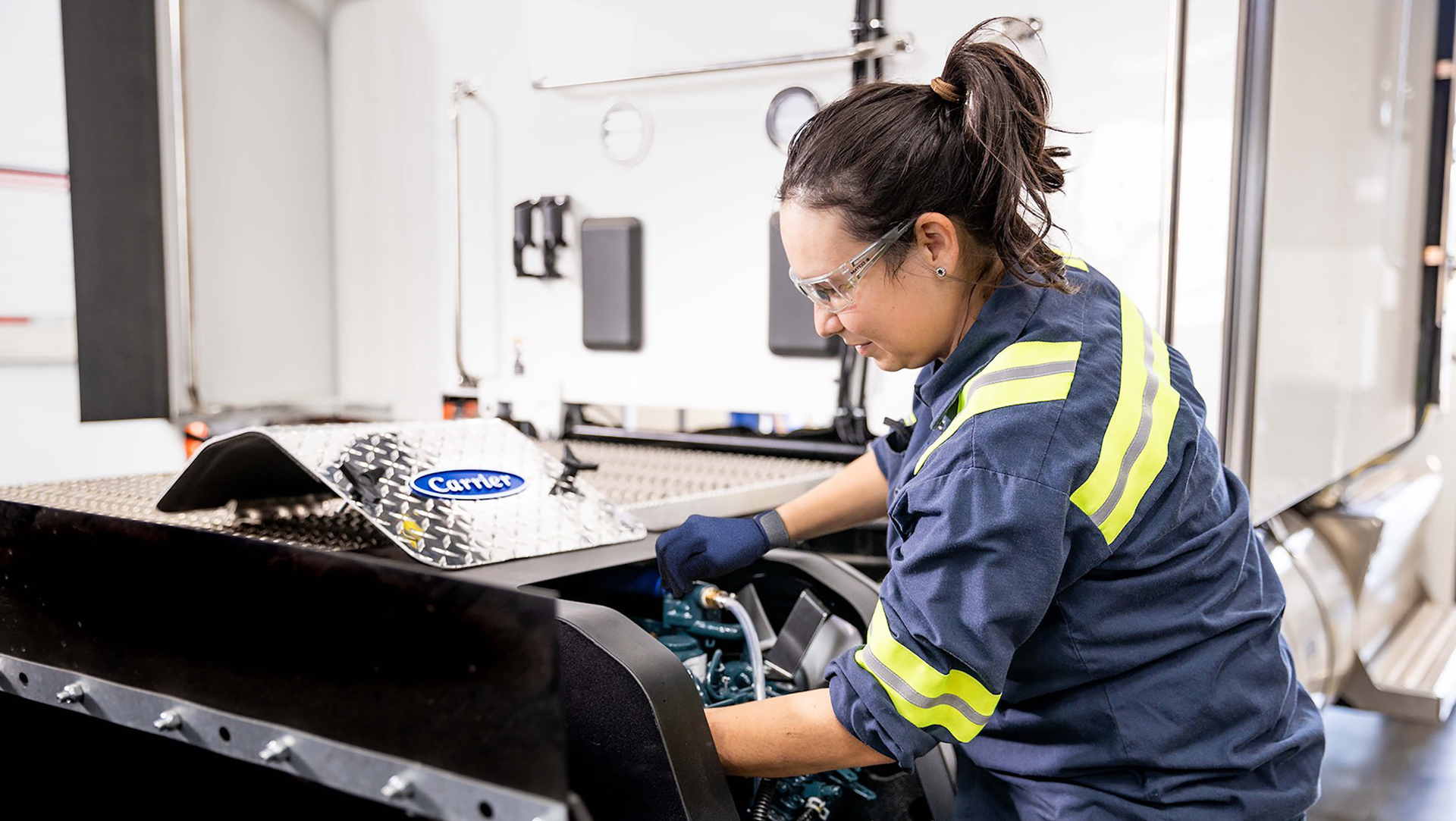 Servicing Carrier Apu 649af82941484