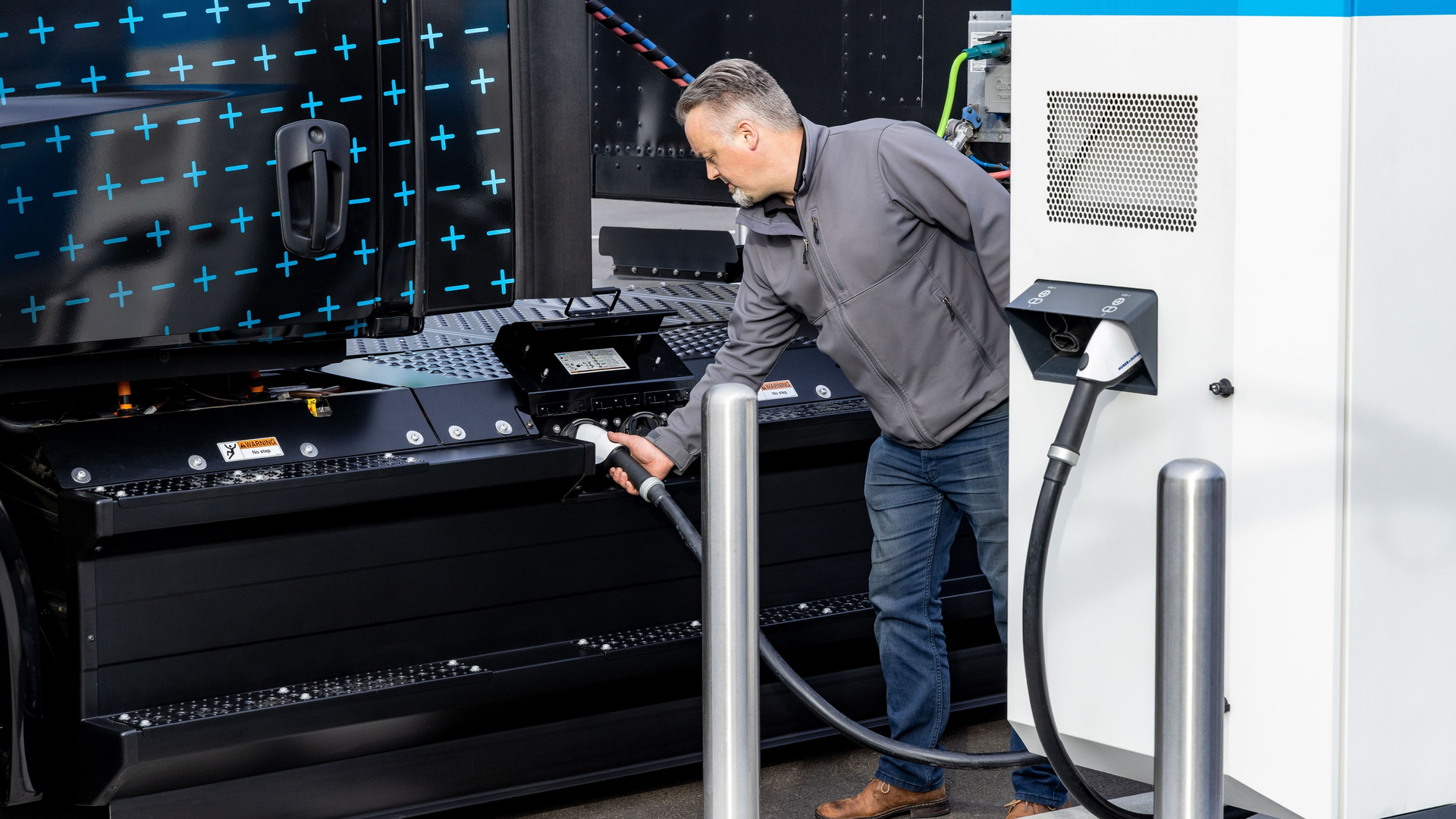 Charging of a Freightliner eCascadia