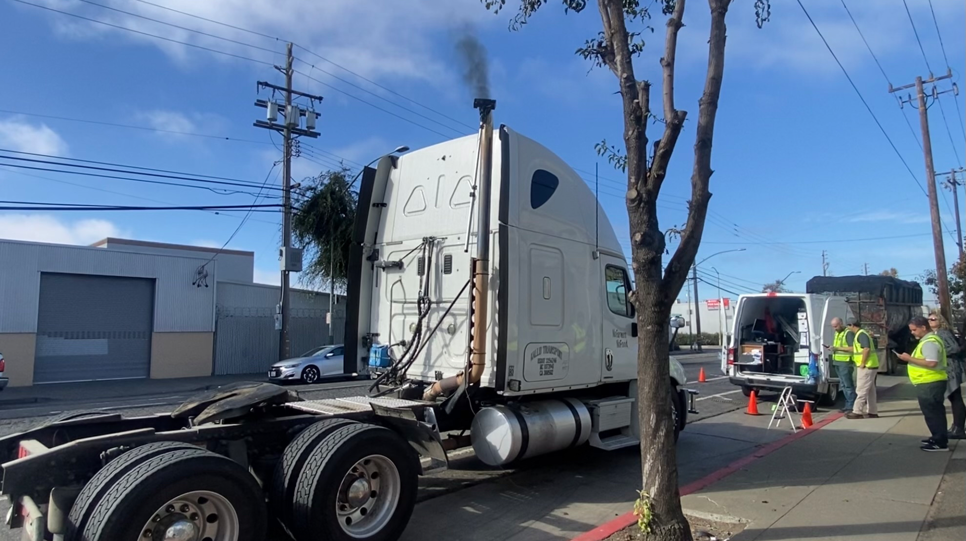 https://img.fleetmaintenance.com/files/base/ebm/fm/image/2023/10/16x9/Oakland_ED_event_failed_truck_10.22.652548b0e03fb.png?auto=format%2Ccompress&w=320