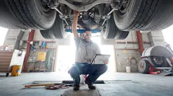 fleet-maintenance-service-bay-image
