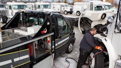 Vanair’s Cap•Start Engine starting system on a job site. Its rapid recharging technology facilitates the charging of several vehicles. Vanair’s Cap•Start Engine starting system on a job site. Its rapid recharging technology facilitates the charging of several vehicles.