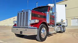 Model 589 daycab tractor in “legendary” red with a black band looks handsome and purposeful, but closely resembles previous models. That is exactly what customers said they wanted and what Peterbilt designers gave them. The main change is the 2.1-meter-wide aluminum cab that’s 8 inches broader than the cabin on the 389, which now is out of production. Like older “Petercars,” the 589 can be outfitted for highway and on/off-road vocational duties.