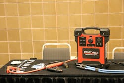 Start•All Jump•Pack12/24V and connectors. Start•All Jump•Pack12/24V and connectors.