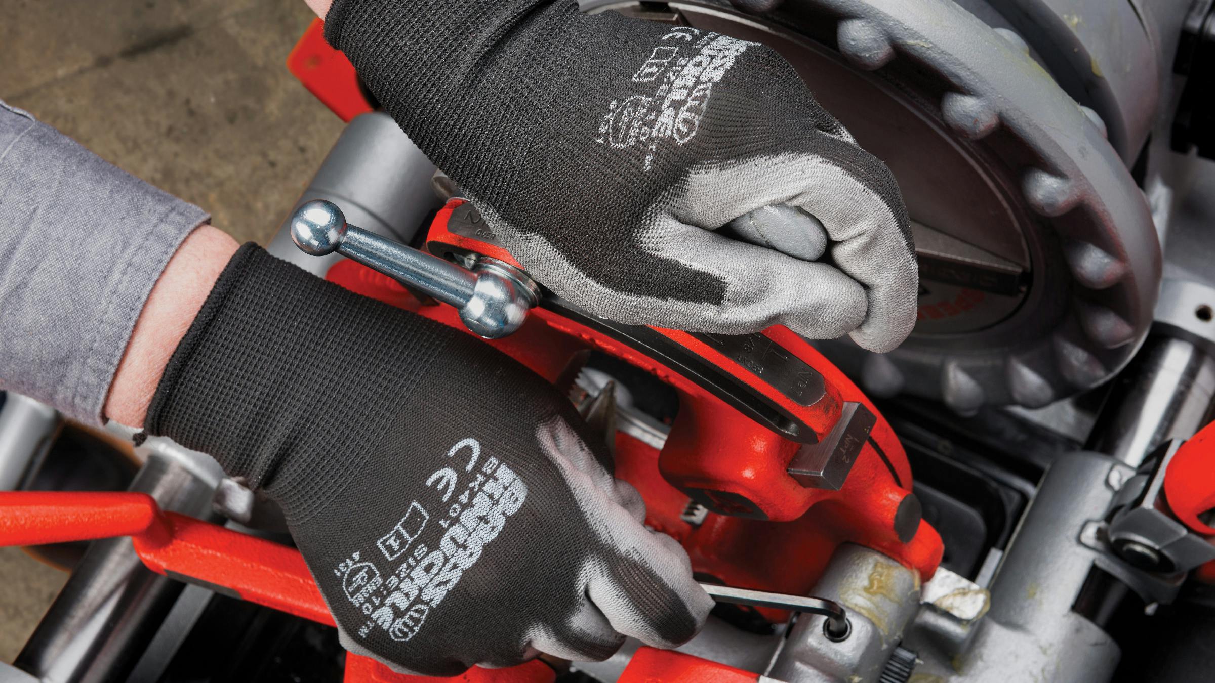 extreme_dexterity_and_longwearing_comfort_with_bra