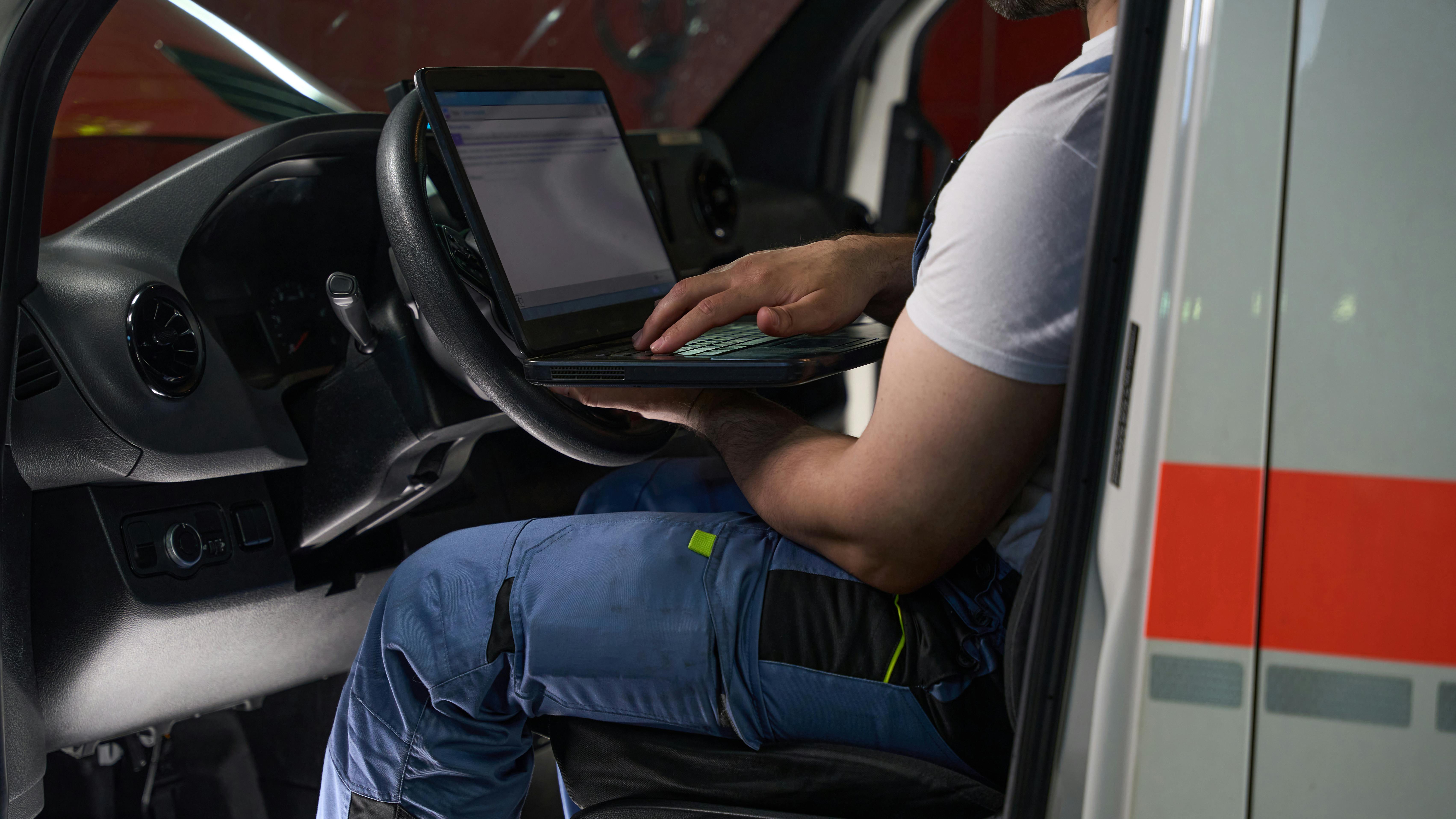 dreamstime_xxl_296162085